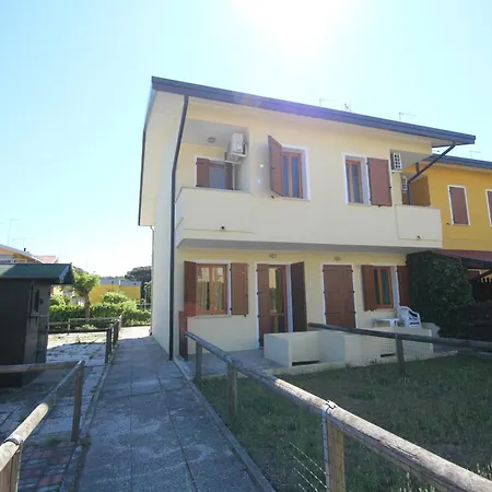 Enjoy Our With Private Garden In Rosolina Apartment *