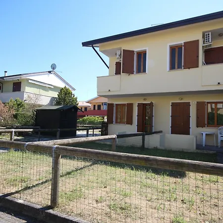 Enjoy Our With Private Garden In Rosolina *